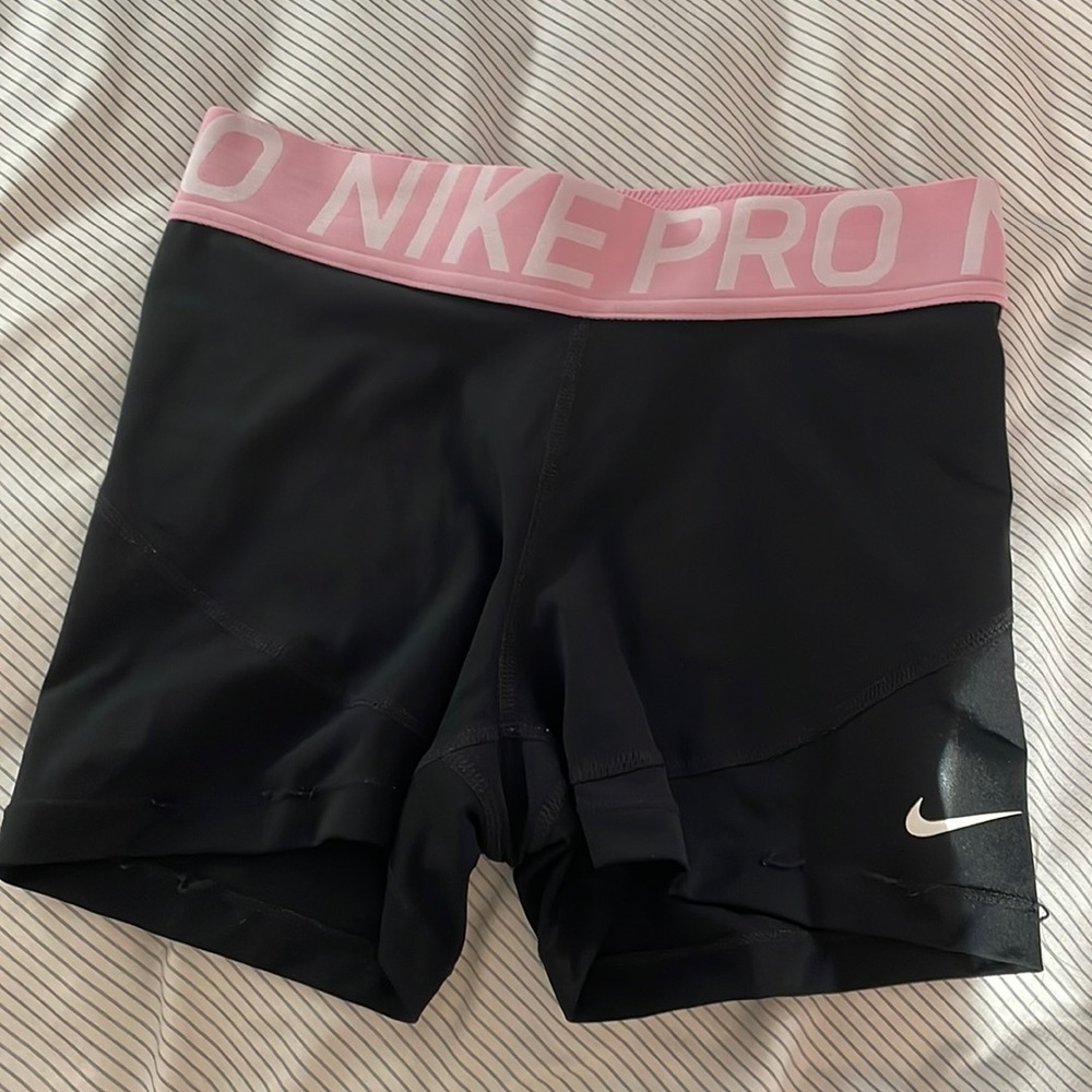 pink waistband nike pro shorts 3”